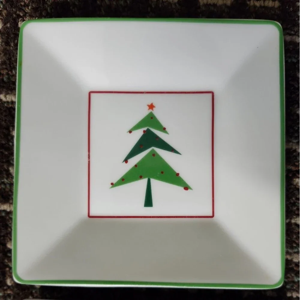 Crate and Barrel Appetizer Plates Christmas Tree Dish Holiday Snack Set of 4